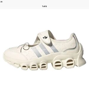 Adidas adiFOM MegaJane
Beige Silver (Women's)